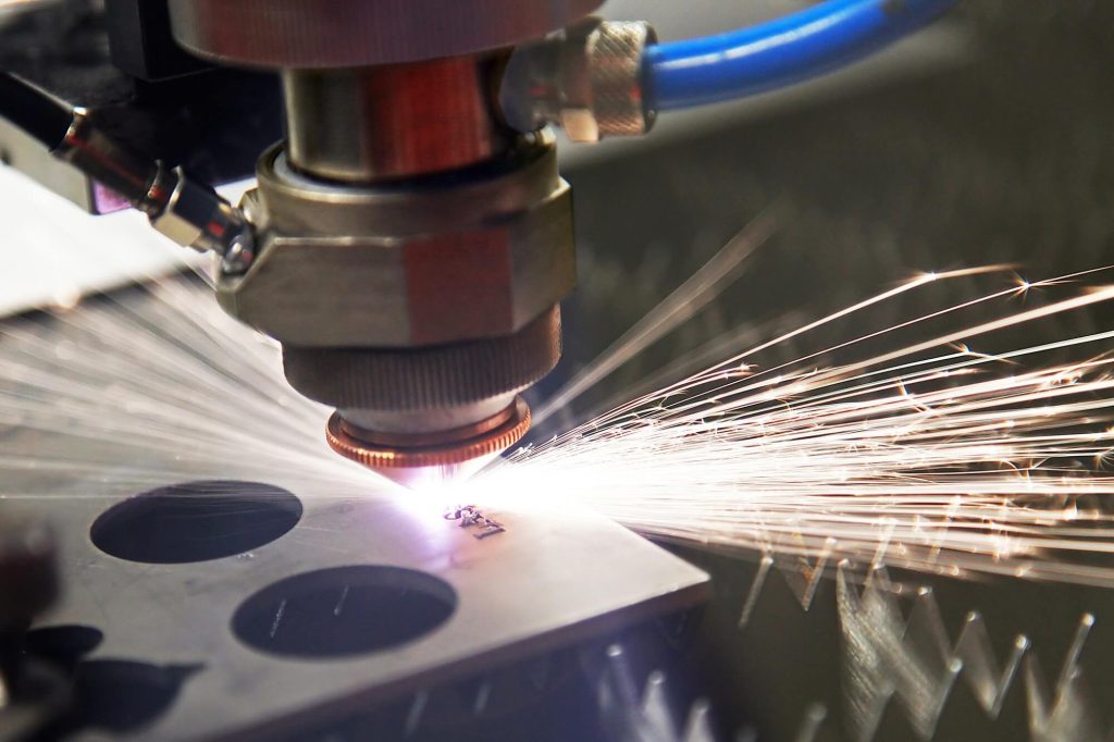 Fiber Lazer Kesim: Endüstriyel İnovasyonun Öncüsü