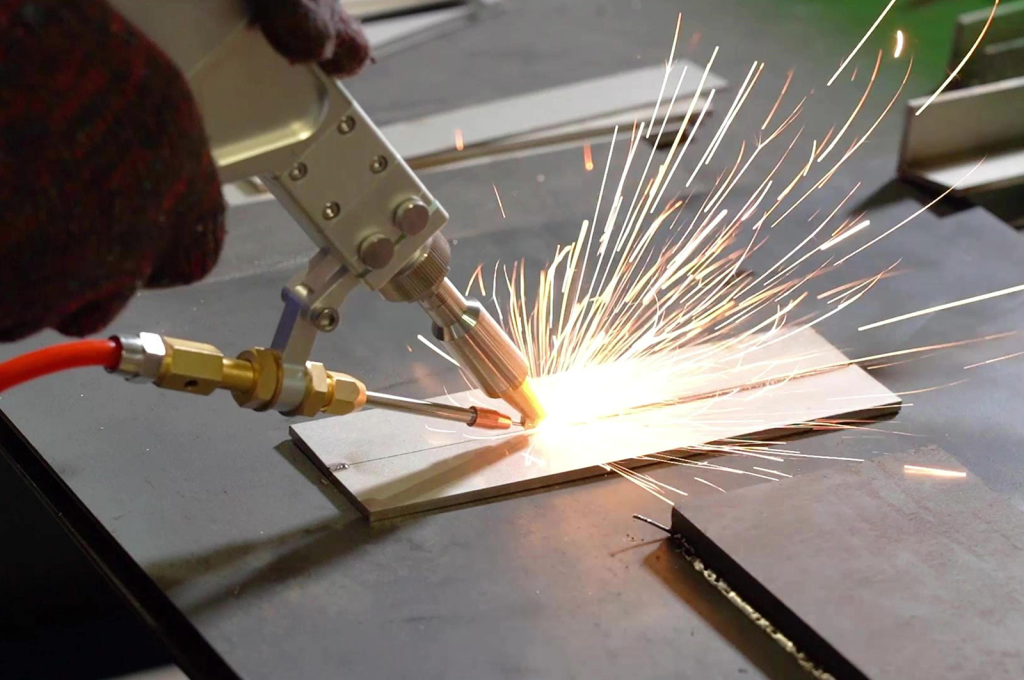 Lazer Kaynak: Metal Birleştirme Teknolojisinin İncelikleri